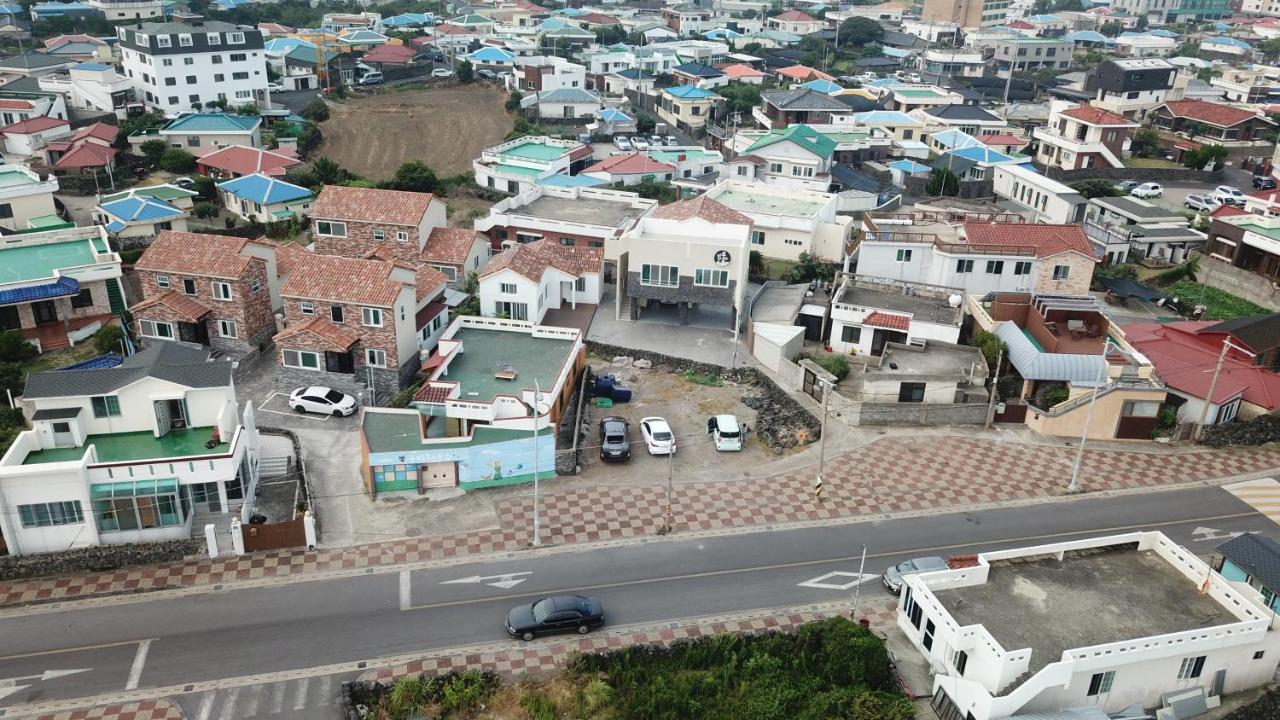 Be Road House Hotel Jeju Exterior foto